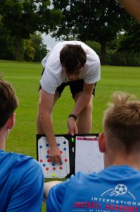 Entrenador en trial de academias UK