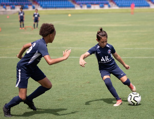Centrocampista en entrenamiento de alto rendimiento en PSG USA