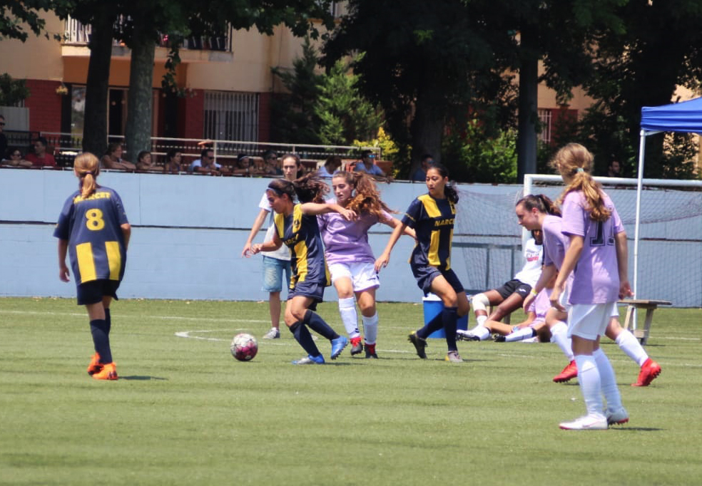 Campamento de fútbol de alto rendimiento para chicas